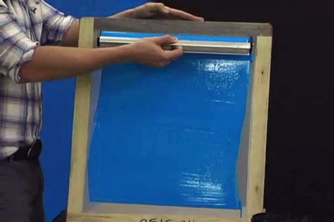 Screen Printing 101: Coating a Screen with emulsion
