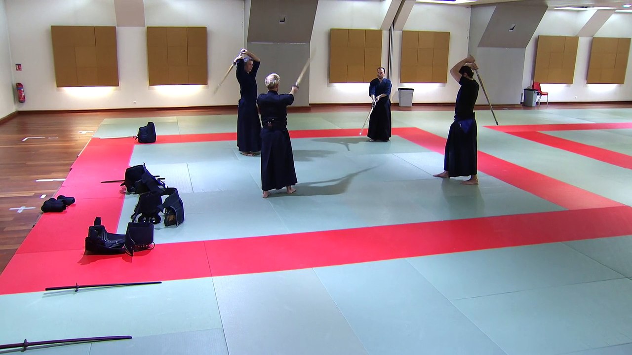 Vincent Parisi initie l'acteur Richard SAMMEL au Kendo sur BeiN Sports.