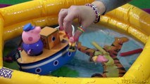 Peppa Pig Grandpa Pig Bathtime Boat Bandai Grandpa Peppa and George Bathtime Crayons