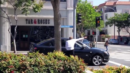 Cet homme veut prouver qu on peut toujours faire du Stop à Los angeles - Experience sociale