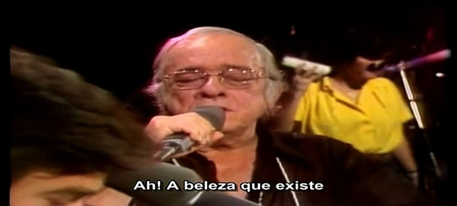 Tom Jobim Garota de Ipanema (com Vinicius de Moraes)