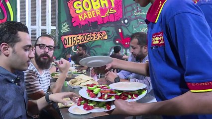 Dans les quartiers pauvres du Caire, les gargotes ont la cote