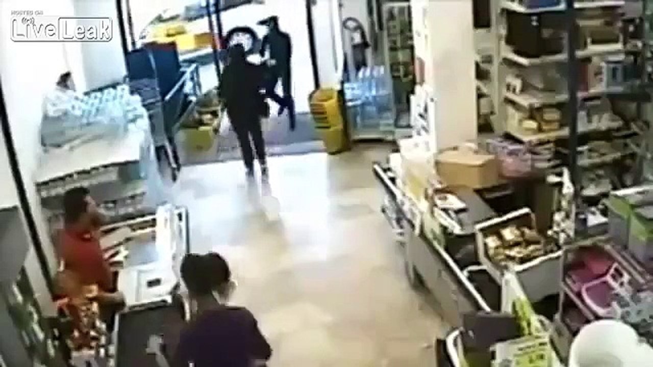LiveLeak.com - Discredit thug goes back home wi...