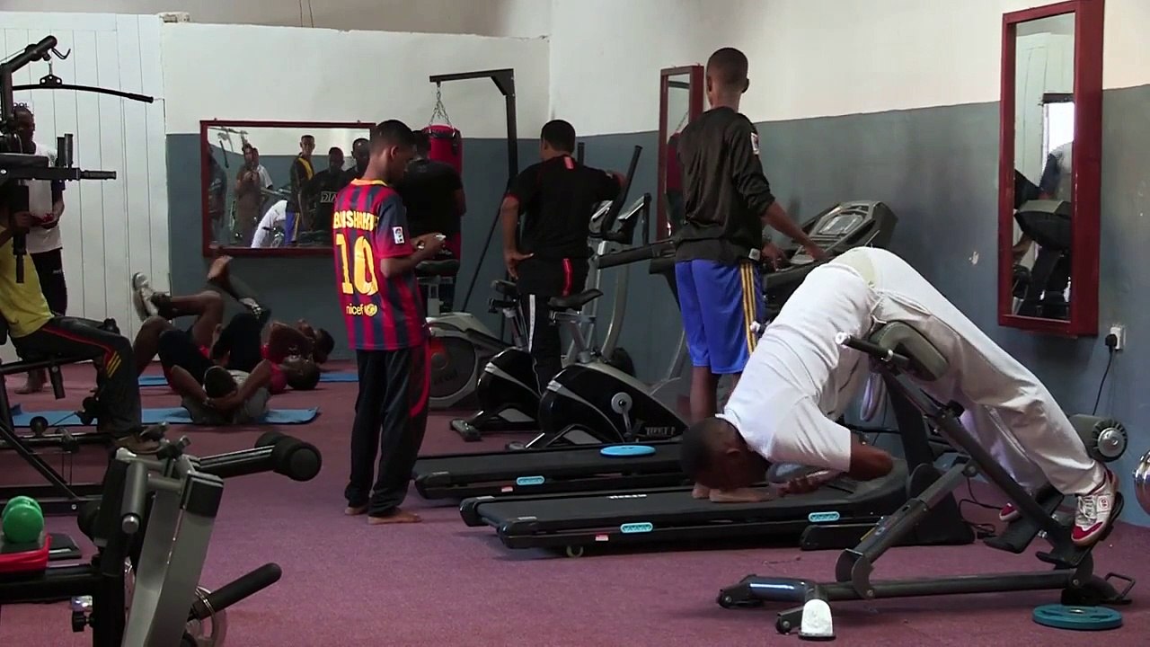 Somali american leaves US and opens a gym in Somalia
