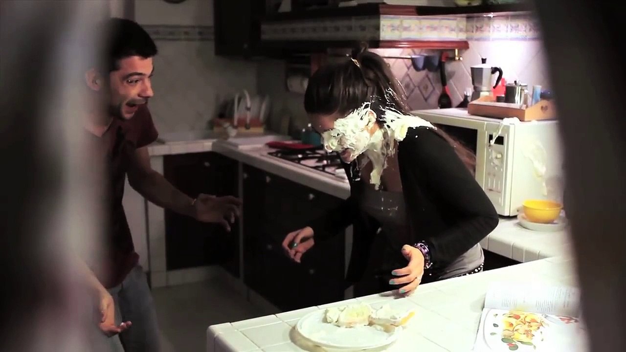 TORTA IN FACCIA SCHERZI DI COPPIA