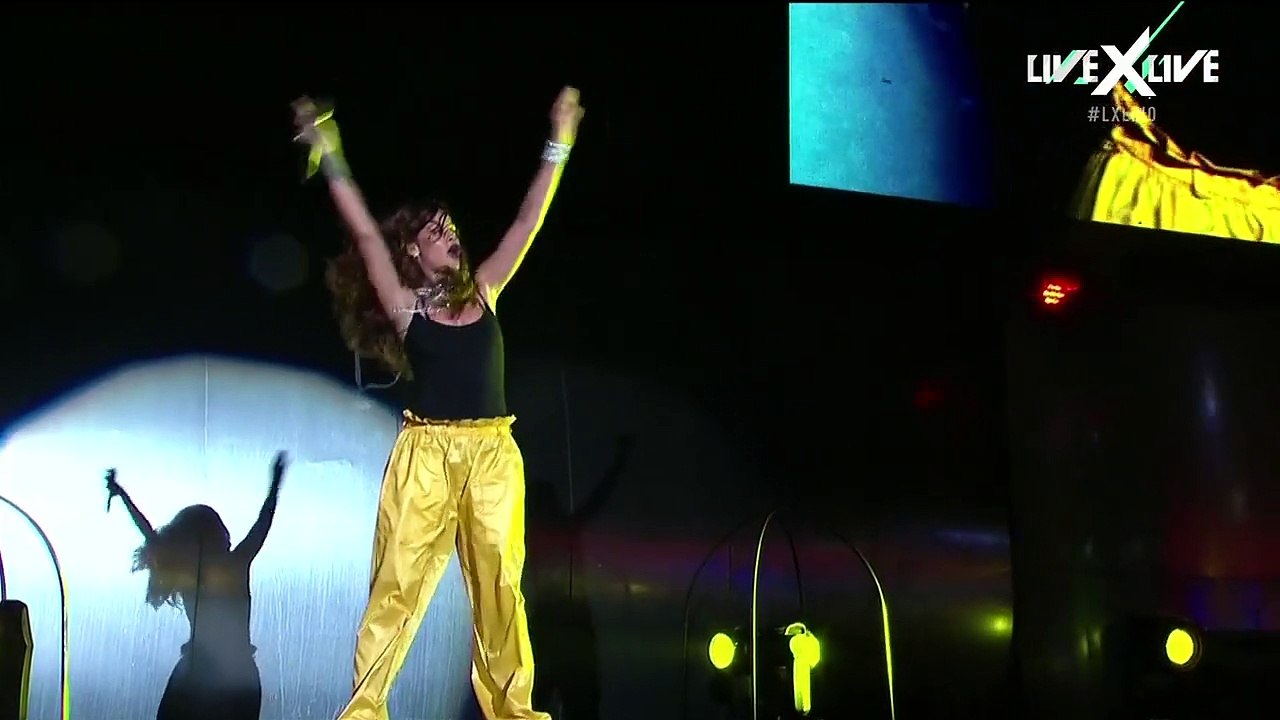 Rihanna performing "Run This Town" at Rock in Rio 2015
