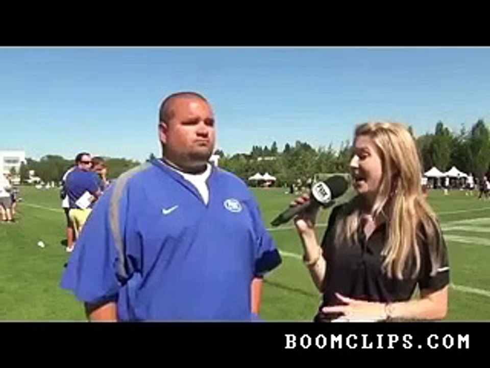 female_reporter_on_the_football_field