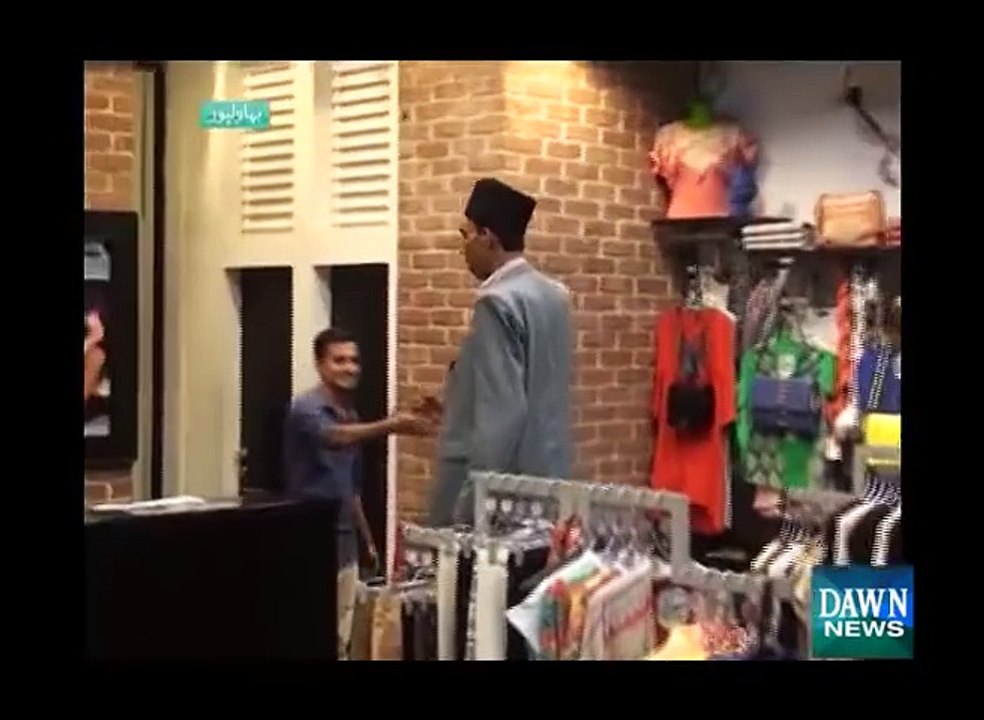 A Tallest Man from Bahawalpur wish to marry with Film Star Meera