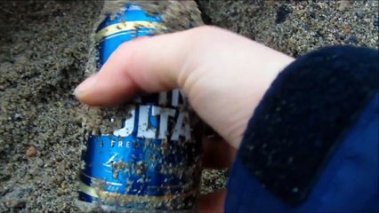 LiveLeak.com - Metal detecting Northcape!