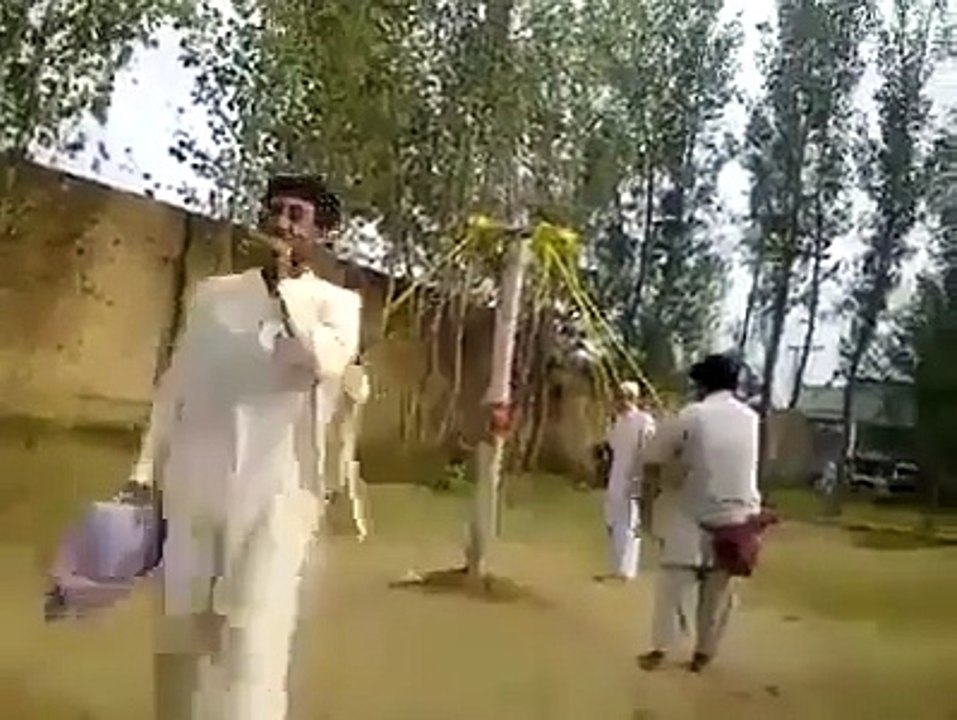 old mans what is doing hahaha