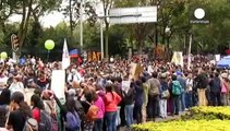 Jahrestag der Studenten-Verschleppung in Mexiko: Tausende Demonstranten fordern Aufklärung