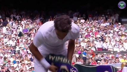 08. Andy Murray congratulates flawless Federer