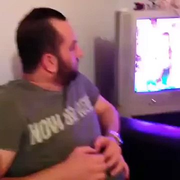 Her şeyi bilen ama asla sebebini söylemeyen gizemli esna