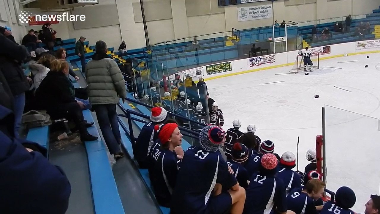 Huge fight after ref hits high school hockey player