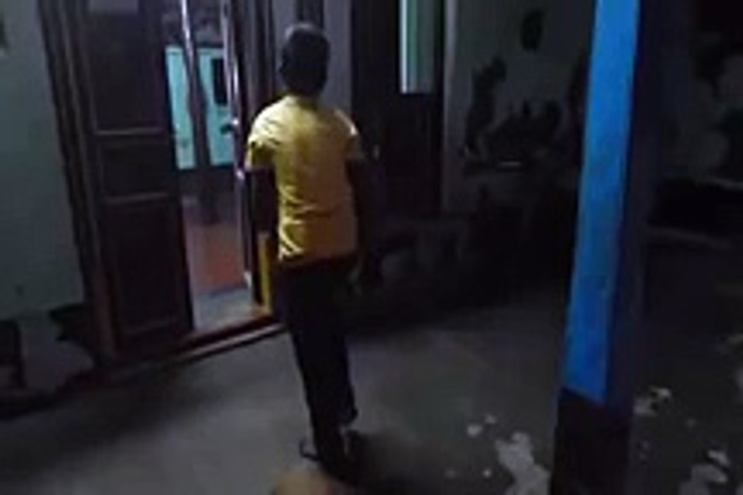 WhatsApp Funny Videos   4 எருமைய நான் மட்டும் எப்படி அம்மா மேய்கரது நீயும் கூட வா!