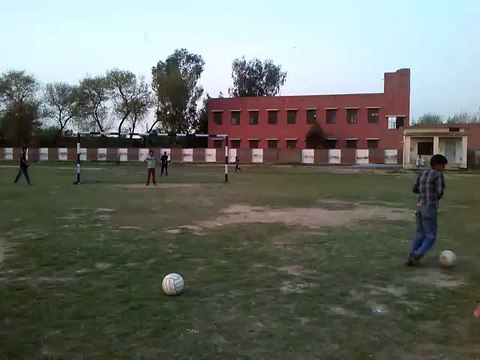 Kicking Football from extreme outer side of foot in Soccer A new way of kicking football powerful shot