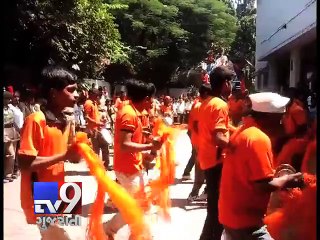 Randhir, Rishi, Rajiv at the RK studio Ganpati visarjan - Tv9 Gujarati