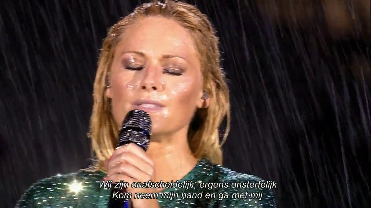 Helene Fischer Stadion Tournee Berlin 05.07.2015 Atemlos im Regen (Dutch Subtitles)