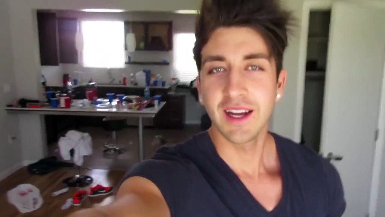 Kissing Hooters Waitresses (GONE WILD) PrankInvasion Kissing Prank Kiss Game