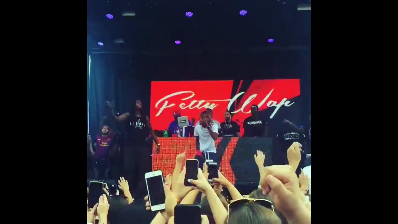 Full Video Fetty Wap Jumps Off Stage And Injures Two Girls At Billboard hot 100 Concert