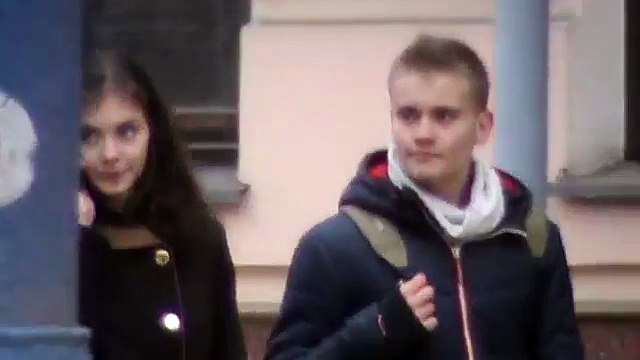 Красивая молодая пара в городе Орле Город Орёл Вечер Восьмое марта 08.03.2015 Март