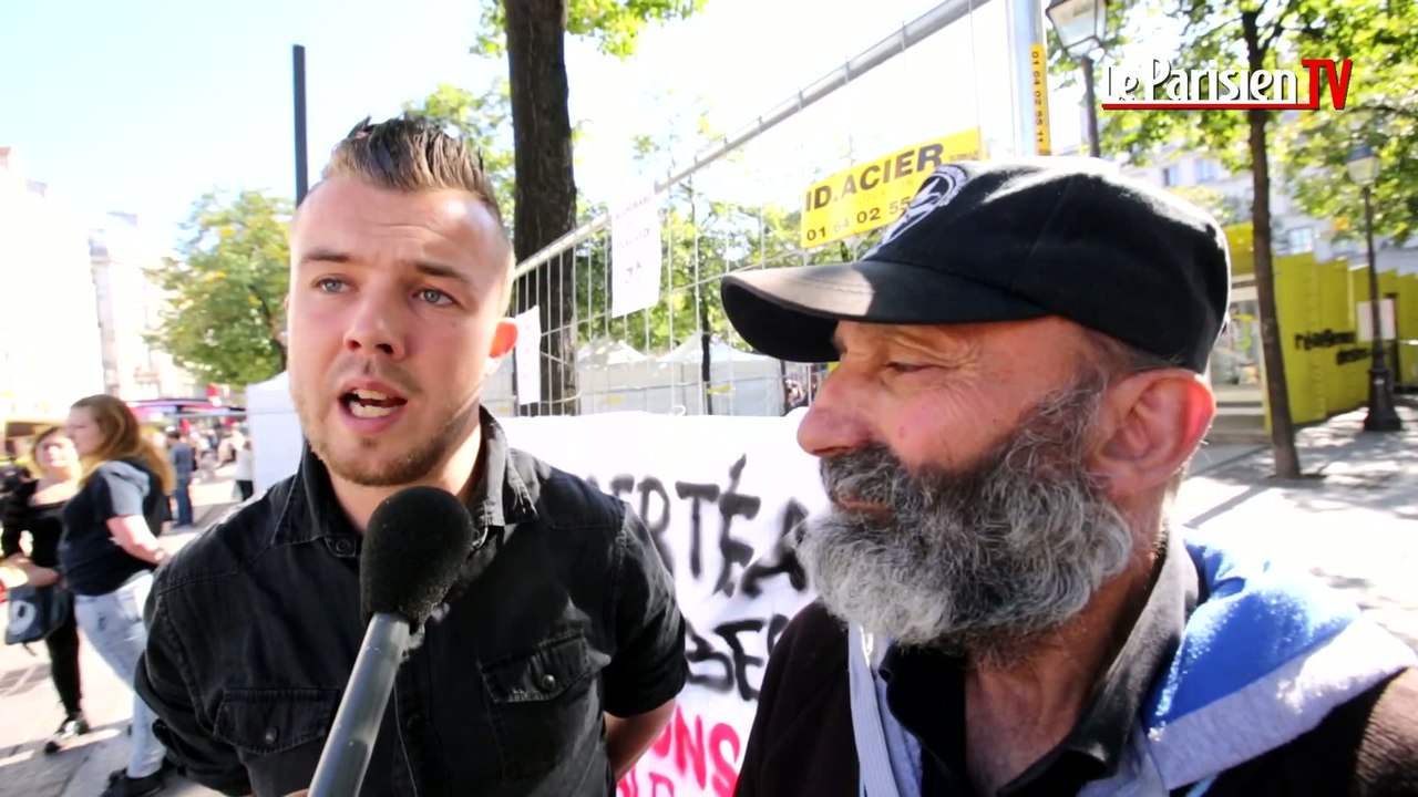 Iulian soutenu dans la rue par des citoyens révoltés