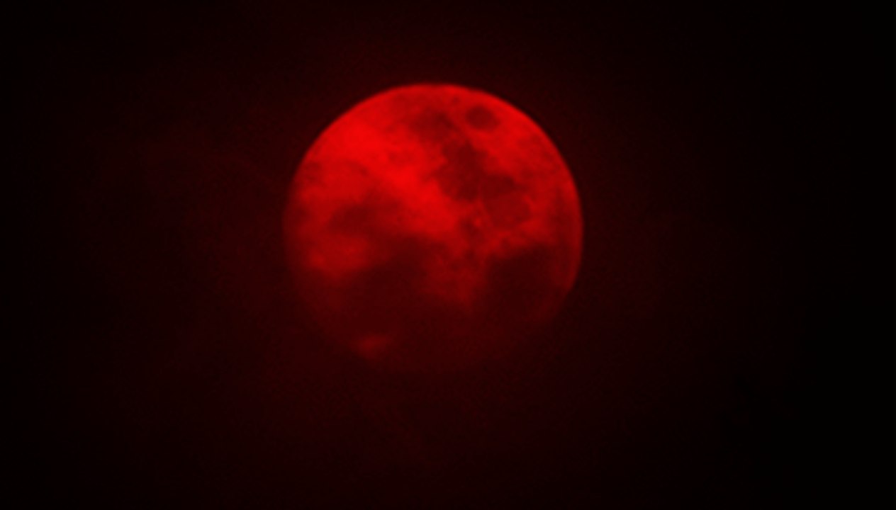 Red Moon