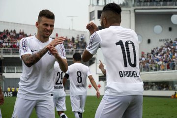 De virada, Santos vence o Inter na Vila e se aproxima do G4