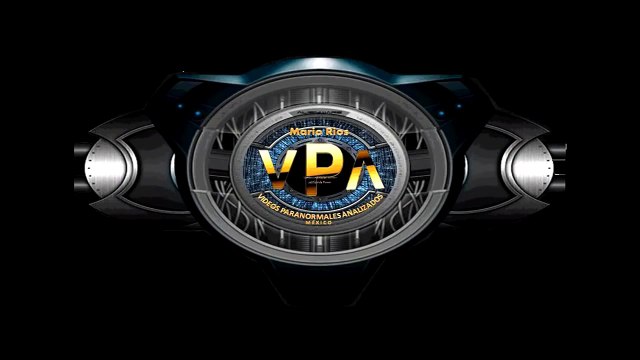 Что-то непонятное ползет по стене дома......................