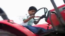 Bir çocuk ve Bir traktör _ Ancak bu kadar olur ☆ Komedi ve Eğlence izle (video)  ツ