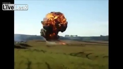 LiveLeak.com - Plane Crash Compliation and A Happy Landing