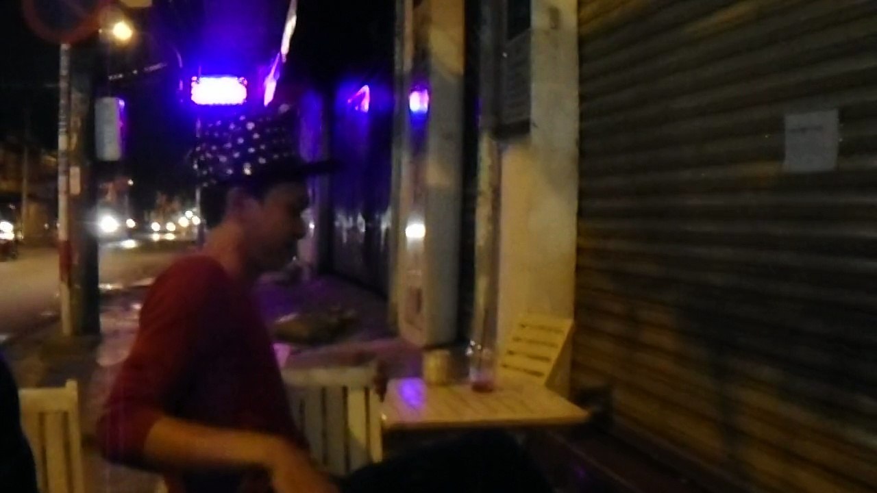 Tao là Lâm Văn Bền. Tao không sợ thằng nào, và thằng nào cũng không sợ thăng này