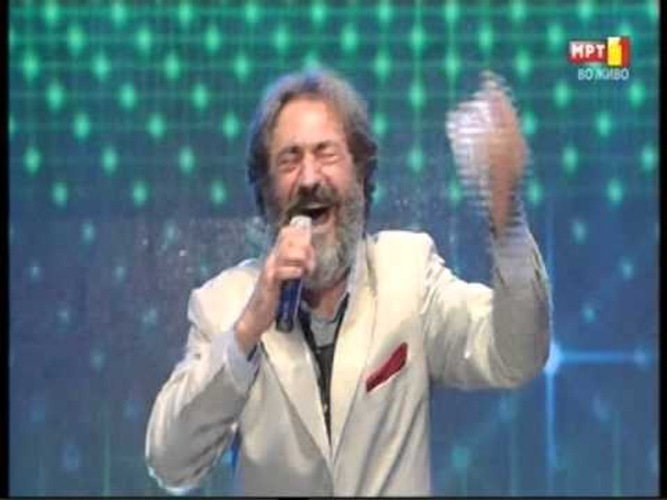 Rade Roguzarov - Ne ke mozat da ne razdelat (Folk Fest Valandovo 2015)