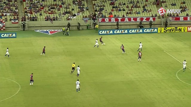 Zagueiro se enrola e Maranhão marca seu terceiro gol
