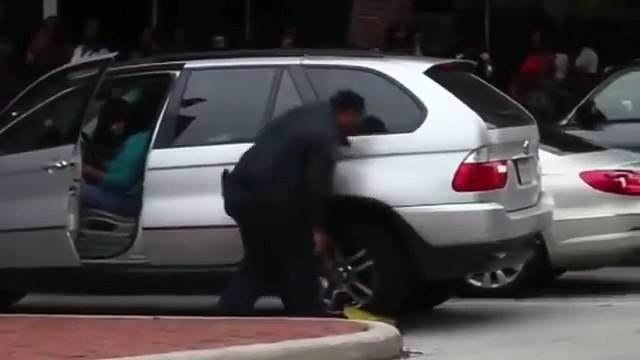 Woman Gets Car Booted And She Drives Off Anyway-copypasteads.com