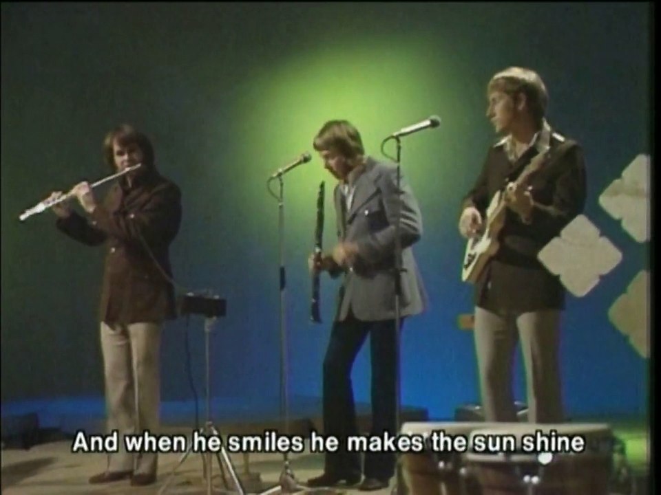 Carpenters - AND WHEN HE SMILES