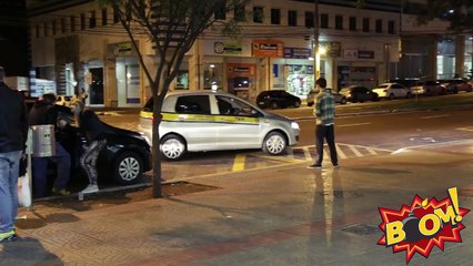 PEGADINHA: Zumbi no Taxi (zombie in the taxi Prank)