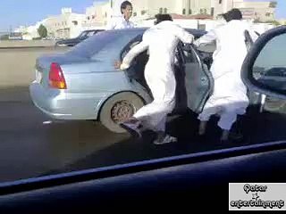 Drôle de jeu sur l'autoroute en Arabie Saoudite