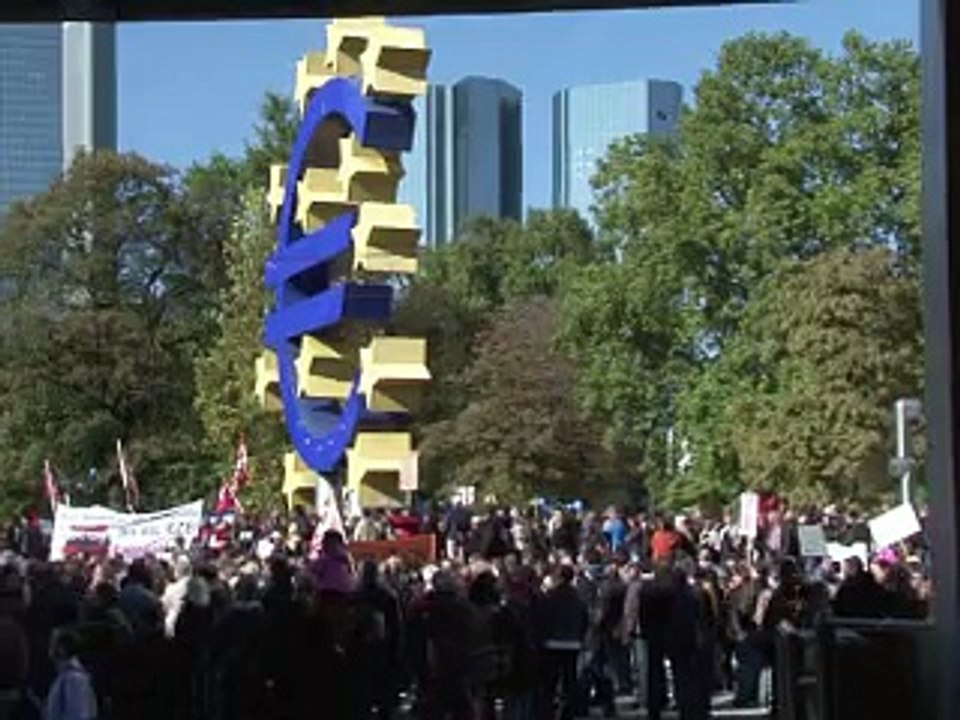 Violences à Rome lors de la journée planétaire des "indignés", 70 blessés