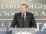 Génocide arménien: Erdogan hausse le ton et accuse la France de génocide