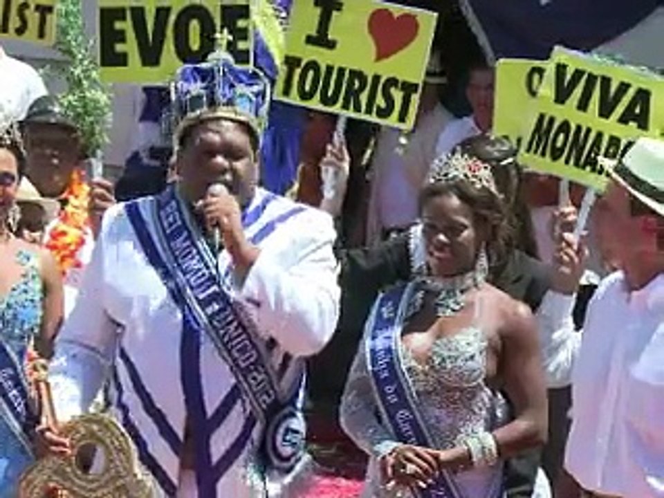 Le roi Momo reçoit les clés de Rio et lance le carnaval