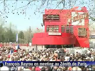 Le candidat Bayrou met en scène les six premiers mois de sa présidence