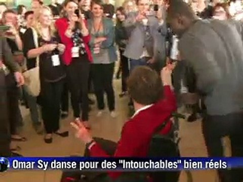 Omar Sy danse pour des Intouchables bien réels et à l'humour caustique