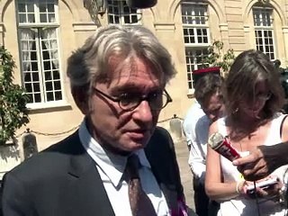 Jean-Marc Ayrault lance l'acte I du dialogue social, sur fond de plans sociaux