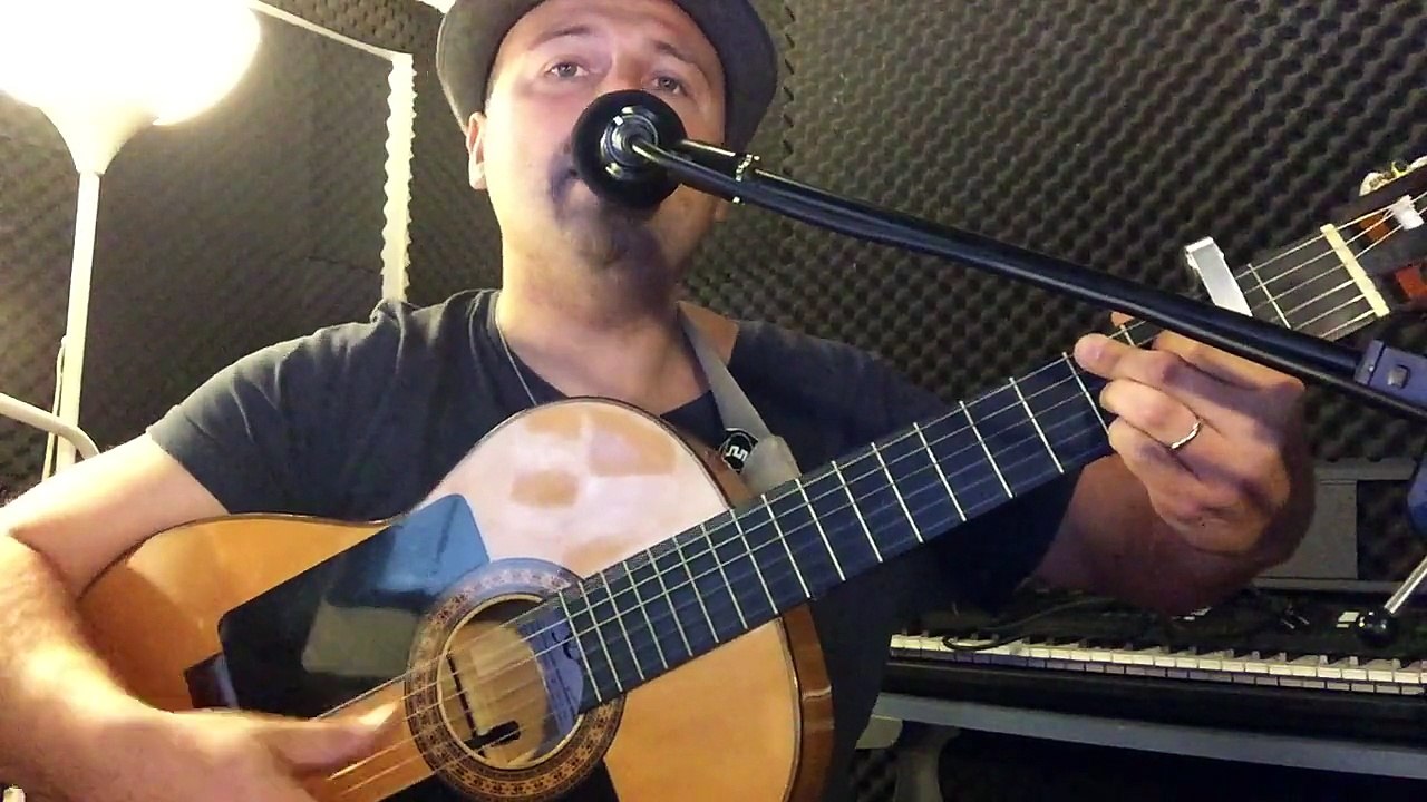 La bouteille de jaune