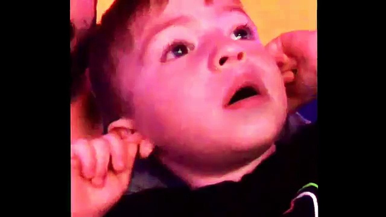 Boy's Reaction To The Fireworks - VideosMunch