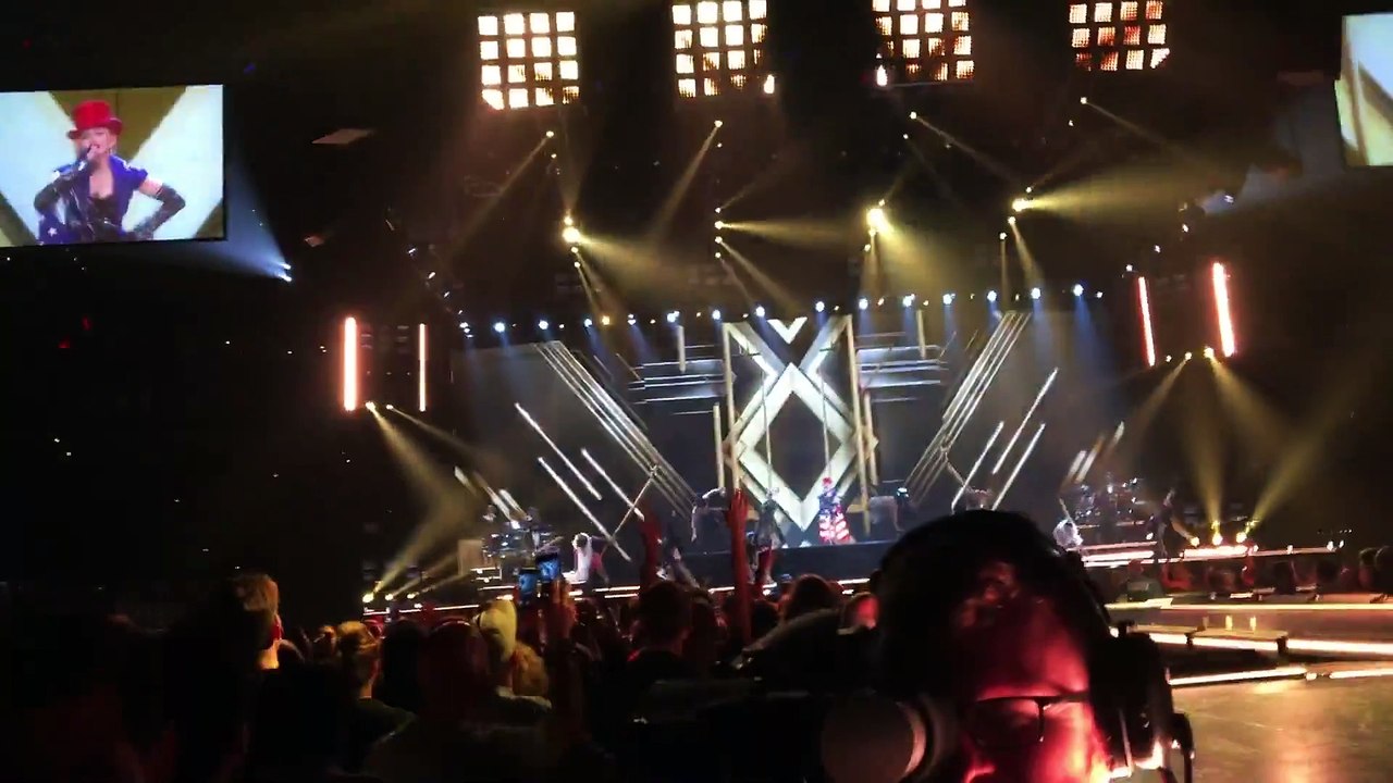 Madonna - Rebel Heart Tour - Holiday - Boston - 9_26_15 (1080p)