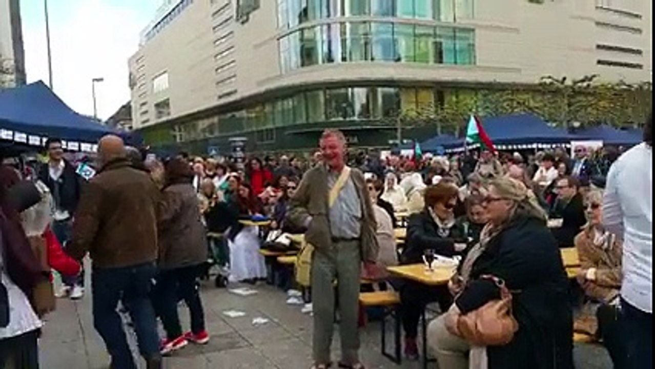 Kurdish music, but those who play the Jews, interesting combination . (Kürtler ve Yahudiler )