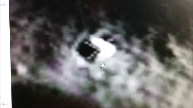 Des OVNIS sur la LUNE selon des images de la NASA (part.2) UFO on the MOON according to pictures from NASA. (part.2)