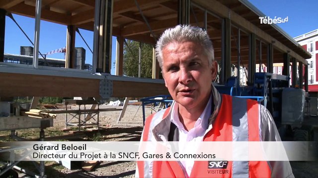 Gare de Lorient. Grandes manœuvres pour l'installation de la passerelle